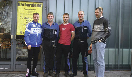 Treffpunkt mensch&arbeit Standort VOEST, fr?her cbv, Gespr?ch mit Arbeitern zum Thema der Barbarafeier 'Mensch ich mag dich'Von links: Reinhold Grausam, Reinhold Schickl, Stefan Leutgeb, Matthias Fellner, Mag. Hans Georg Pointner