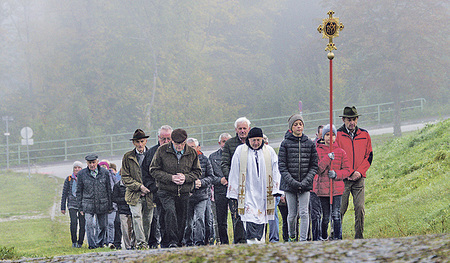 Im Oktober pilgern viele Menschen nach Adlwang.   