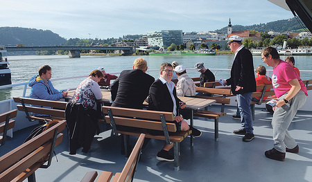 Eine Hafenrundfahrt auf der Donau in Linz war Teil der Jubiläumsfeierlichkeiten zu 70 Jahre Diözesansportgemeinschaft.    