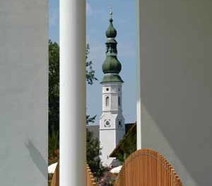 Thermenurlaub in Geinberg, Ober?sterreich, Therme, Urlaub, Freizeit, Baden, Relaxen, Thermengemeinde Geinberg, Tourismus, Menschen, Lagune, Wasser, Erholung.

Geinberg, Ober?sterreich, Bezirk Ried im Innkreis, Gemeinde, 403 m, 1271 Einwohner, 14,05