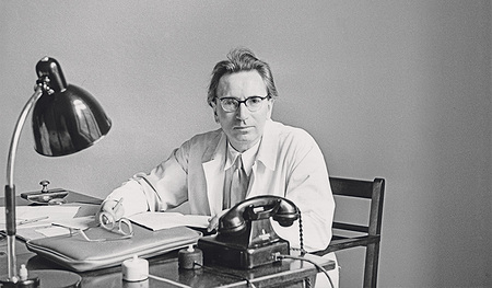 „Viktor E. Frankl zog nach seiner Befreiung aus höllischen Konzentrationslagern buchstäblich den Häftlingskittel aus, den Arztkittel wieder an, und half seinen Patientinnen und Patienten, ohne jemals zu fragen, ob sie früher dem antisemitischen Gehet