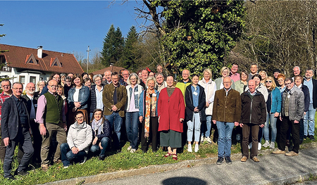 Die große Schar der Seelsorgeteammitglieder wird in ihren Pfarrteilgemeinden der neuen Pfarre Attersee Gesicht und Leben geben.