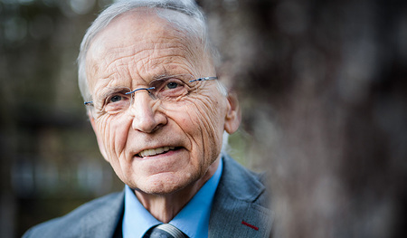 Paul Michael Zulehner ist Priester und war bis zu seiner Emeritierung 2008 Univ.-Prof. für Pastoraltheologie an der Universität Wien. 