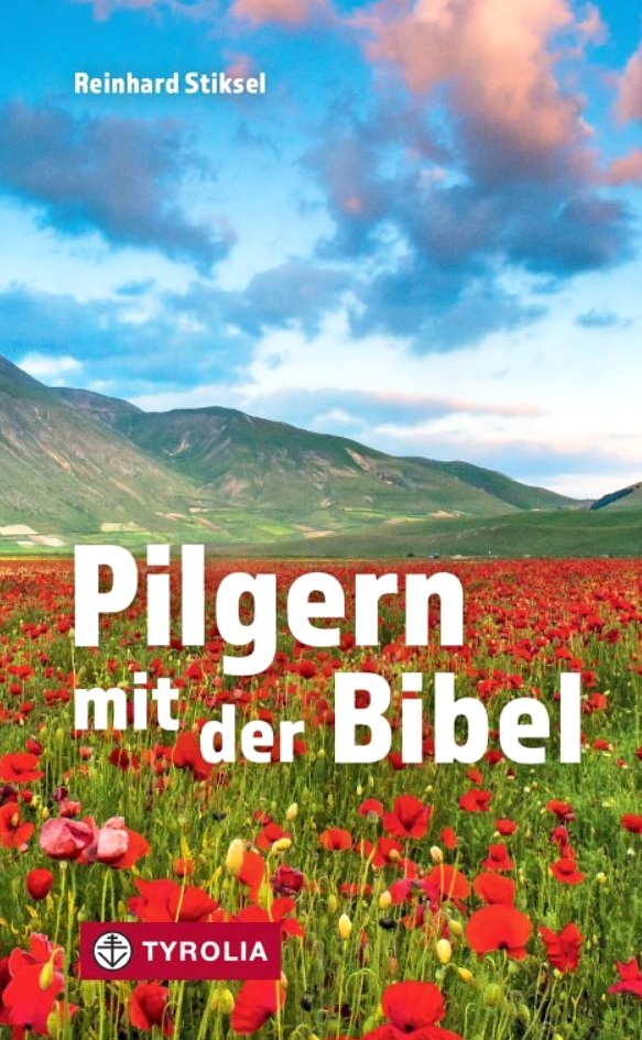 Das Buch 'Pilger mit der Bibel' als Willkommensgeschenk der Kirchenzeitung Linz