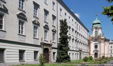 Priesterseminarkirche Linz mit Priesterseminar