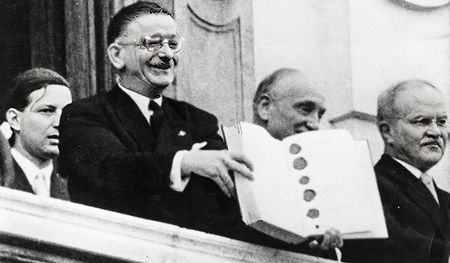 Unterzeichnung des Staatsvertrags 