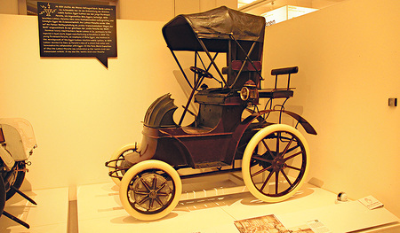 Ein Lohner-Porsche-Wagen