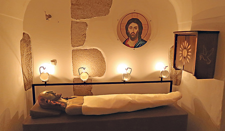 Das begehbare Heilige Grab der Pfarre Vorderweißenbach. 