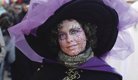 Reise zum Karneval in Venedig, Venedig, Venezia, Italien, Masken, Menschen, Spass, Verkleidung, Kinder, Musik, Bus, Busreisen, Kastler, Reisen, Fahrt, Maskerade, Fasching, Faschingssamstag, Sonne, Sonnenschein, Clown, Gassen, Kan?le, Kanal, Kirchen, 