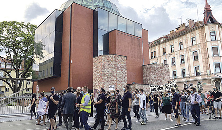 Solidarität bei der Grazer Synagoge.