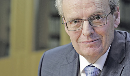 Univ.-Prof. Dr. Andreas Wolf ist Priester der Diözese Rottenburg-Stuttgart und lehrt Kirchengeschichte in Münster.   