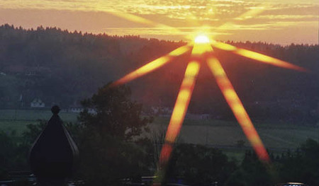 Sonnenaufgang in Bad BlumauBad, Urlaub, Faulenzen, Hundertwasser, Architektur, Farbe, Sonne, Sonnenaufgang, Sommer, Ferien, Kuppel, Licht, Vulkania, Gesundheit, Schwefel, SchwefelwasserFranz M. GlaserSPARDAbank LinzBankleitzahl 49460Kontonummer