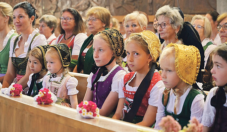 „Haubenmädchen“ von Timelkam