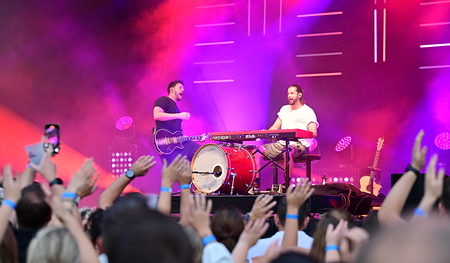 Pizzera & Jaus betonten bei ihrem Auftritt bei Klassik am Dom auch Menschlichkeit und Toleranz
