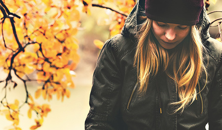 Das fehlende Licht im Herbst kann zu einer schlechteren Stimmung bis hin zur Depression führen.  