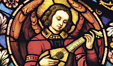 Erwartungsvoll sind unter anderem die musikalischen Angebote bei „Advent am Dom“. Im Bild ein Fensterdetail aus dem Dom.  