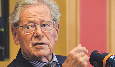 Der Schweizer Theologe Hans Küng ist am 6. April in seinem Haus in Tübingen gestorben.