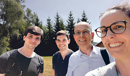 Machten sich auf die Spuren des seeligen Marcel Callo: die Großneffen Louis-Victor und Pierre-Alexis, der Neffe Marcel Lemesle und Barbara Fuchsluger-Hannerer (im Bild von links).