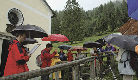 Pfingstmontag ist in Spital seit jeher Wallfahrtstag - der Pilgerweg geht nach Frauenberg. Trotz Regen f?hrte f?r viele auch heuer wieder der Weg ?ber den Arlingsattel.?'Wallfahren ist sein Zuhaus verlassen, um an einem besonderen Ort Gott neu zu beg