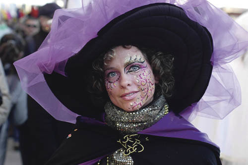 Reise zum Karneval in Venedig, Venedig, Venezia, Italien, Masken, Menschen, Spass, Verkleidung, Kinder, Musik, Bus, Busreisen, Kastler, Reisen, Fahrt, Maskerade, Fasching, Faschingssamstag, Sonne, Sonnenschein, Clown, Gassen, Kan?le, Kanal, Kirchen, 