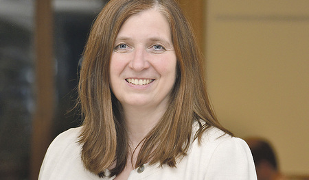 Mag. Edeltraud Addy-Papelitzky ist Bereichsleiterin von „mensch & arbeit“ der Diözese Linz und Vorsitzende des Kollegiums der Bischöflichen Arbeitslosenstiftung.