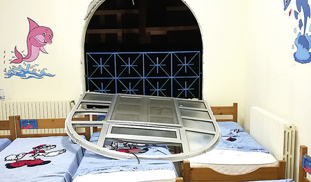 Das beschädigte Internat St. Charles in Beirut.    