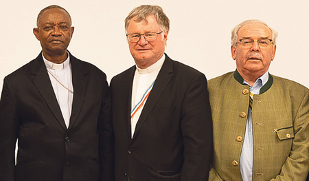 Von links: Erzbischof Isaac Amani Massawe, Bischof Manfred Scheuer und Reinhard Mattes     