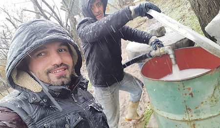 Vor allem im Winter ist das Leben in den Dörfern des kurdischen Nordirak nicht einfach.  Die ICO trägt unter anderem – wie oben im Bild – zum Kauf von Heizöl bei.   