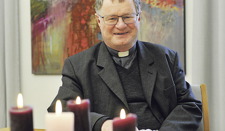 Bischof Manfred Scheuer betont, dass Weihnachten eine Botschaft der Hoffnung ist.  