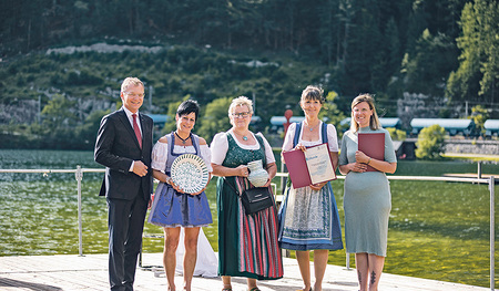 Das Flammen der Gmundner Keramik und die „Fuhren“ sind nun immaterielles  Weltkulturerbe.