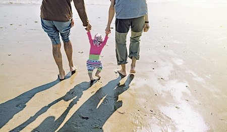 Spuren hinterlassen, die die nächsten Generationen nicht belasten, sondern stärken – so geht enkeltauglich leben.   