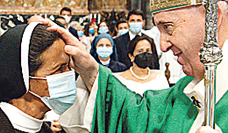 Gloria Cecilia Narvaez traf nach ihrer Geiselhaftbefreiung Papst Franziskus.