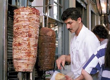 Kebabverkaeufer
Arbeit,Athen,Ausl?nder,Griechenland,Kebab,Mann,Menschen,Miteinander,Mitmenschen,Stra?enverk?ufer,Strassenverkaeufer,Mann,Menschen,Auslaender
Copyright by BilderBox- Erwin Wodicka, A-4062 Thening; 