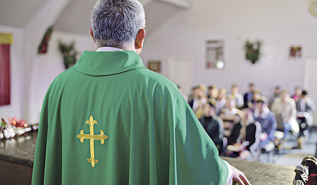Ein großer Teil der Aushilfspriester kommt aus dem Ausland. Während Polen oder Deutsche nach Österreich dürfen, ist eine Einreise aus Ländern wie Nigeria oder Uganda nicht möglich.