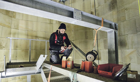 Einbau einer Treppe in den Turm 