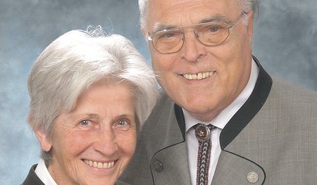 Dir. Ernst Hauser und seine Gattin Anna.   