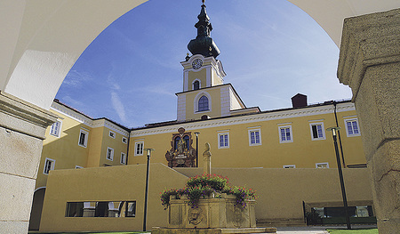 Kostenlose Führungen am 'Kirchenmittwoch' rund um das Stift Schlägl