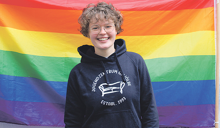 Maria Brader ist Ansprechperson für die Regenbogenpastoral in Steyr.  