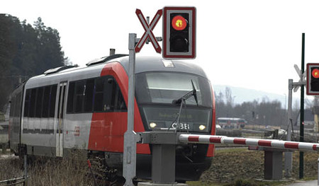 Bahn?bergang Rottenegg, Bahn, M?hlkreisbahn, Schienen, Gefahr, Schranken, Lichtsignal, Zug, Eisenbahn, ?BB, Verkehr, Rottenegg, Bahn?bergangFranz Maria GlaserEinfaltstra?e 7, 4020 LinzSPARDABANK LinzBLZ 49460 Kontonummer 00-378.444