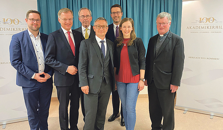 Im Heim der Akademikerhilfe OÖ wurde das Jubiläum mit Festgästen gefeiert.    