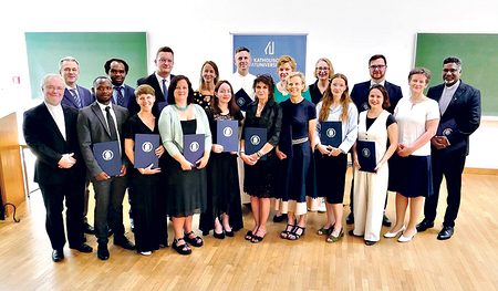 Die Absolvent:innen der KU Linz