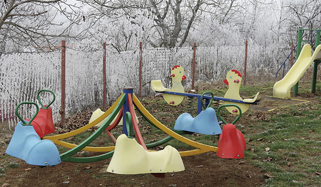 Etwa 250.00 leben weit von den Eltern, die im Ausland arbeiten.