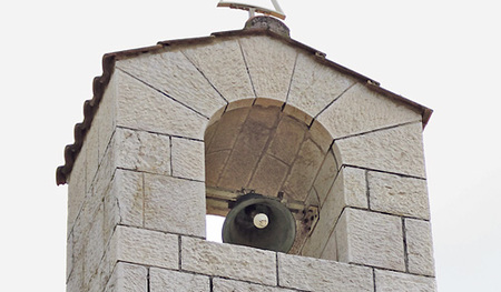 Glocken rufen Christinnen und Christen zum Gebet. 