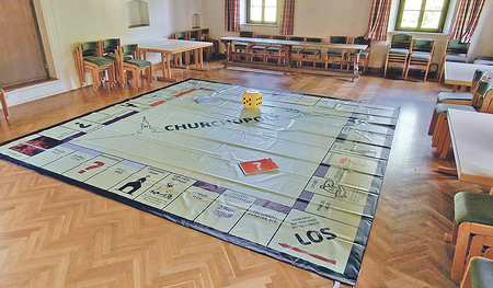 „Churchopoly“ im Pfarrsaal-Format.    