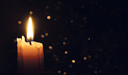 Und das Licht leuchtet in der Finsternis  und die Finsternis hat es nicht erfasst.