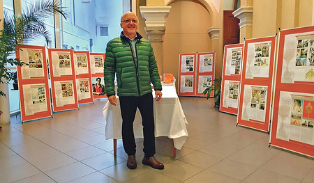 Der Religionspädagoge Bernhard Schörkhuber (im Bild) hat die Schau initiiert, die täglich von 9 bis 17 Uhr bei freiem Eintritt besucht werden kann: Eingang Herrenstraße 31, Barmherzige Schwestern. Weitere Infos bei ooe@missio.at   