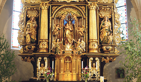 Der renovierte Hochaltar der Pfarrkirche Wippenham. 