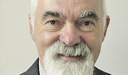 Ernest Theußl war bis zu seiner Pensionierung Religionslehrer.  