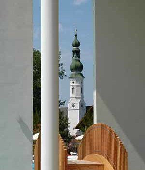 Thermenurlaub in Geinberg, Ober?sterreich, Therme, Urlaub, Freizeit, Baden, Relaxen, Thermengemeinde Geinberg, Tourismus, Menschen, Lagune, Wasser, Erholung.

Geinberg, Ober?sterreich, Bezirk Ried im Innkreis, Gemeinde, 403 m, 1271 Einwohner, 14,05