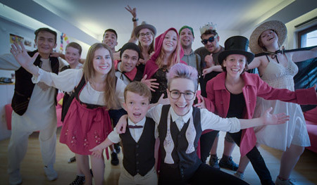 Spaß beim Videodrehen im Gewölbe.